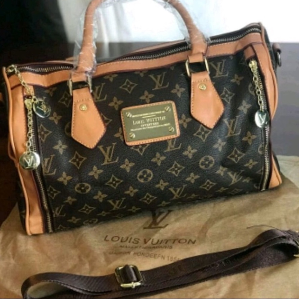 Shoulder bag